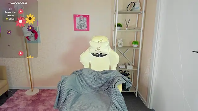 Snapshot of R0cket_bunny chatting on September 2025 12:04:01 AM R0cket bunny online show from September 2025 12:04:01 AM