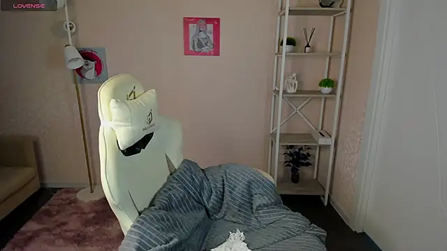 Snapshot of R0cket_bunny chatting on October 2025 01:13:01 AM R0cket bunny online show from October 2025 01:13:01 AM