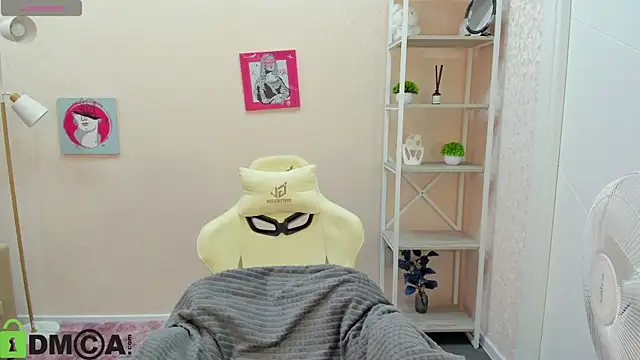 Snapshot of R0cket_bunny chatting on October 2025 01:06:01 AM R0cket bunny online show from October 2025 01:06:01 AM