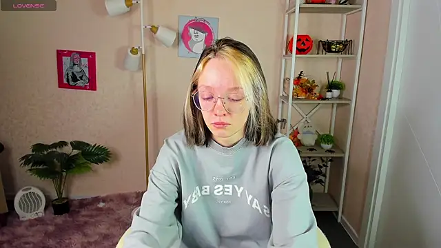 Snapshot of R0cket_bunny chatting on November 2025 01:05:02 AM R0cket bunny online show from November 2025 01:05:02 AM