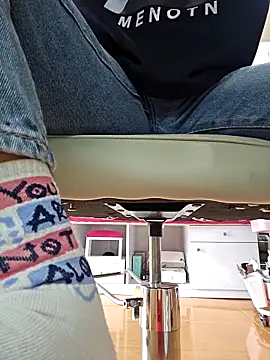 Snapshot of Nail_Yummy chatting on November 2025 04:04:01 AM Nail Yummy online show from November 2025 04:04:01 AM