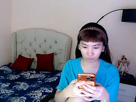 ShantalFoxxy  online show from July 2026 12:46:01 AM