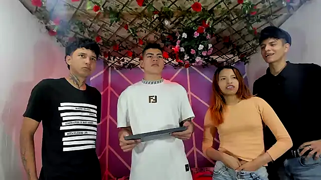 Snapshot of lau_and_boys18 chatting on October 2025 01:43:02 PM lau and boys18 online show from October 2025 01:43:02 PM