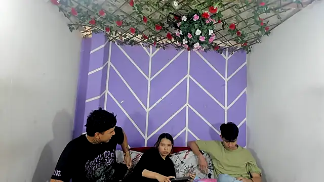 Snapshot of lau_and_boys18 chatting on October 2025 01:11:02 PM lau and boys18 online show from October 2025 01:11:02 PM