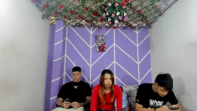 Snapshot of lau_and_boys18 chatting on November 2025 01:07:02 PM lau and boys18 online show from November 2025 01:07:02 PM