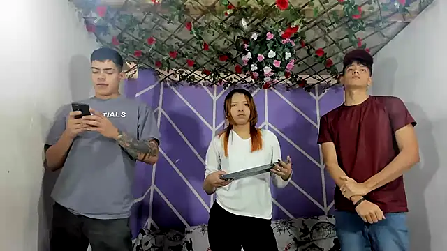 Snapshot of lau_and_boys18 chatting on November 2025 01:15:01 PM lau and boys18 online show from November 2025 01:15:01 PM