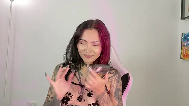 sara queen10 online show from April 2026 01:39:02 PM