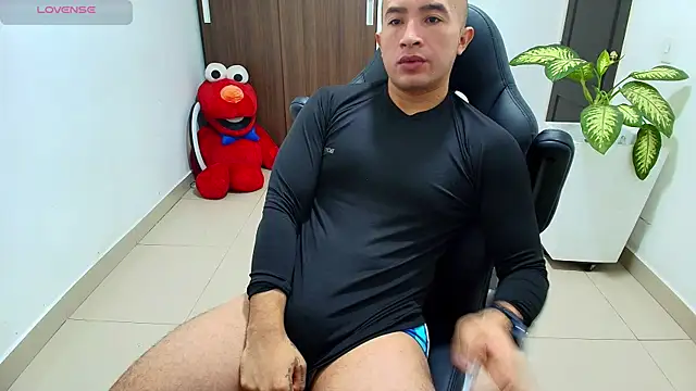 sebastian oconnor77 online show from October 2025 12:37:02 PM