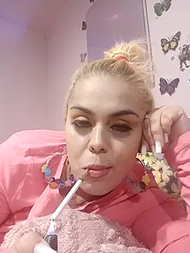 Snapshot of izauri2025 chatting on September 2025 03:39:02 PM izauri2025 online show from September 2025 03:39:02 PM