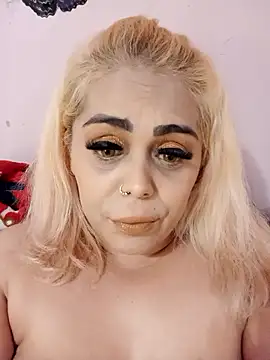 Snapshot of izauri2025 chatting on October 2025 08:20:02 PM izauri2025 online show from October 2025 08:20:02 PM