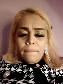 Snapshot of izauri2025 chatting on October 2025 09:15:02 PM izauri2025 online show from October 2025 09:15:02 PM