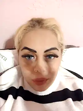 Snapshot of izauri2025 chatting on November 2025 07:48:02 PM izauri2025 online show from November 2025 07:48:02 PM