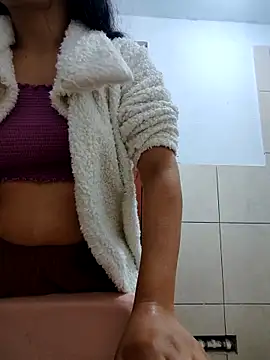 Snapshot of airamoon chatting on October 2025 10:32:02 AM airamoon online show from October 2025 10:32:02 AM