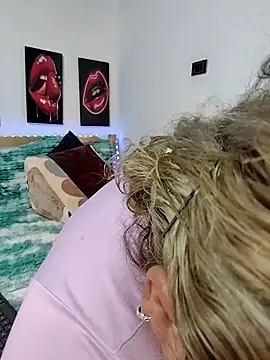 Snapshot of AlexxiaaMat chatting on February 2026 11:07:01 AM AlexxiaaMat online show from February 2026 11:07:01 AM