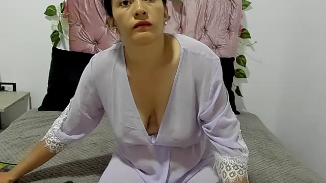 ivy moon05 online show from November 2025 04:30:01 PM