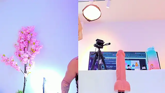 maily zanss online show from October 2025 07:14:02 PM