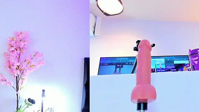 maily zanss online show from December 2025 07:33:02 PM