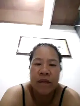 Snapshot of AsianbouncieGIRL chatting on April 2026 04:29:01 AM AsianbouncieGIRL online show from April 2026 04:29:01 AM