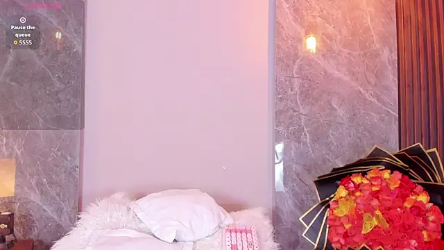 Emma hunter  online show from September 2025 04:14:01 AM