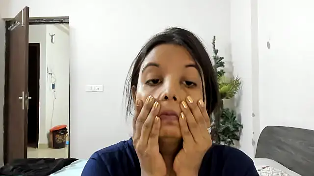 Snapshot of Maahhii_2 chatting on June 2026 03:10:01 PM Maahhii 2 online show from June 2026 03:10:01 PM