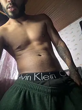 TU-MORENOO online show from September 2025 05:15:02 PM