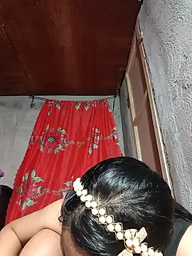 Everleigh mom online show from September 2025 08:44:01 PM