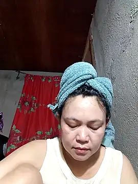 Everleigh mom online show from October 2025 02:30:01 AM