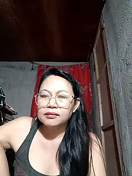 Everleigh mom online show from November 2025 08:08:01 PM