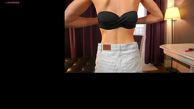 ElwynaBrickell online show from October 2025 04:12:01 AM