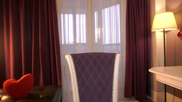 ElwynaBrickell online show from November 2025 04:34:02 AM