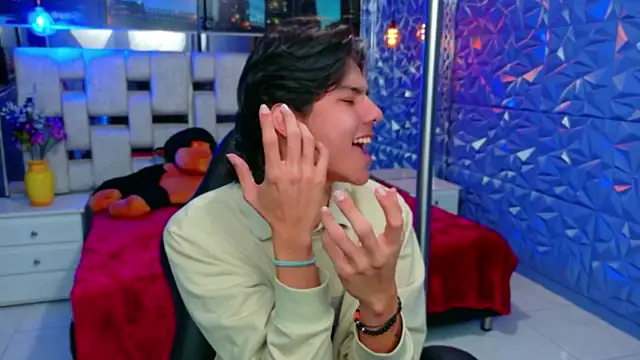 alandelrey57 online show from April 2026 08:59:01 AM