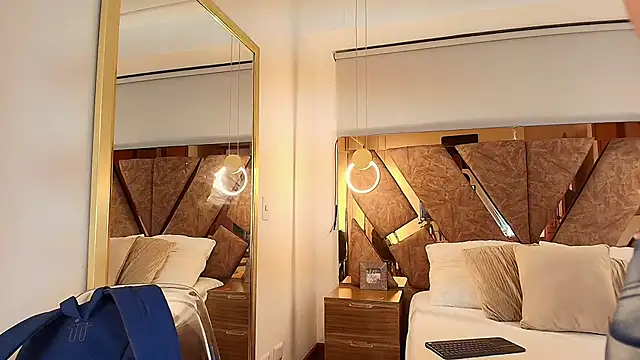 zarah andrew   online show from September 2025 01:22:01 PM