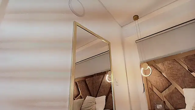 zarah andrew   online show from September 2025 12:16:01 PM