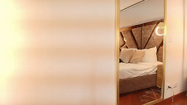 zarah andrew   online show from September 2025 12:10:02 PM