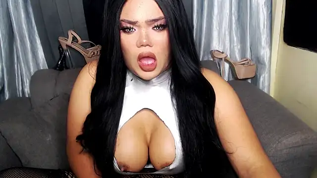 10inchs Maxie online show from November 2025 07:30:02 PM