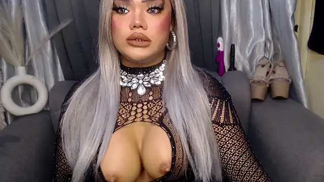 10inchs Maxie online show from November 2025 03:55:02 PM