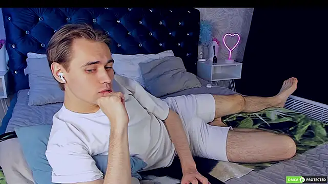 WilliamDyson online show from September 2025 03:07:02 AM