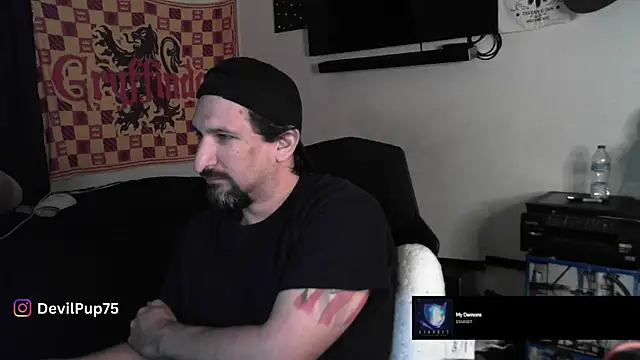 DevilPup75  online show from November 2025 11:24:02 AM