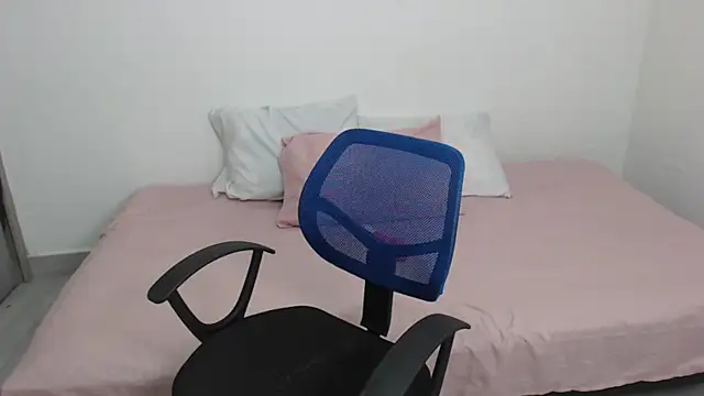 Snapshot of Tiiana chatting on September 2025 11:54:02 AM Tiiana online show from September 2025 11:54:02 AM