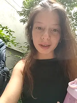 Snapshot of Tiiana chatting on November 2025 06:10:01 PM Tiiana online show from November 2025 06:10:01 PM