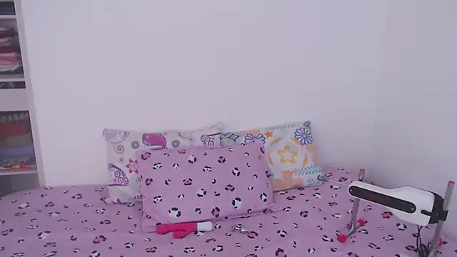 Tiiana online show from April 2026 03:37:01 PM