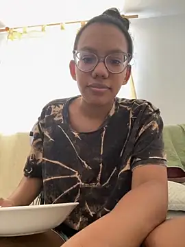 Valen1800 online show from October 2025 06:42:01 PM