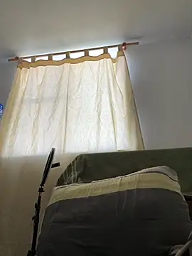 Valen1800 online show from October 2025 07:03:02 PM