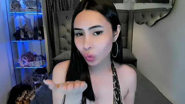 Claudia empress online show from October 2025 08:27:02 PM