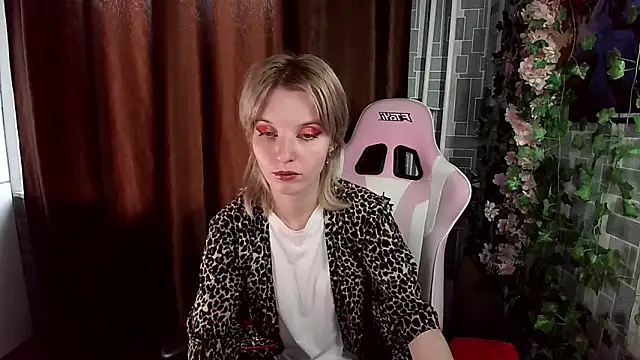 Madelaineses online show from May 2026 02:27:01 AM