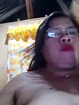 Snapshot of Huge_mama69 chatting on April 2026 01:41:02 PM Huge mama69 online show from April 2026 01:41:02 PM