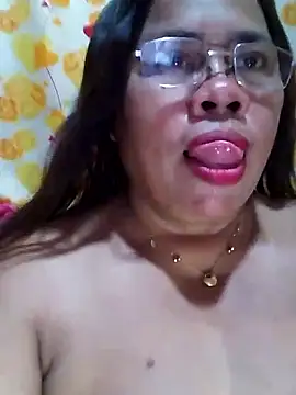 Snapshot of Huge_mama69 chatting on May 2026 08:41:01 AM Huge mama69 online show from May 2026 08:41:01 AM