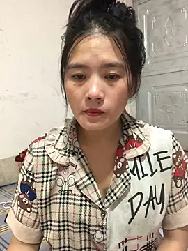 Maymay97 online show from October 2025 12:00:02 PM