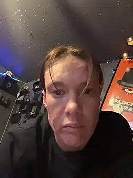 bratlipss online show from March 2026 07:52:02 AM