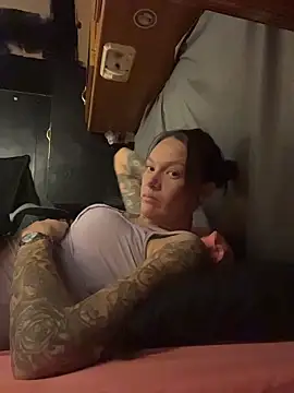 bratlipss online show from April 2026 07:56:01 AM